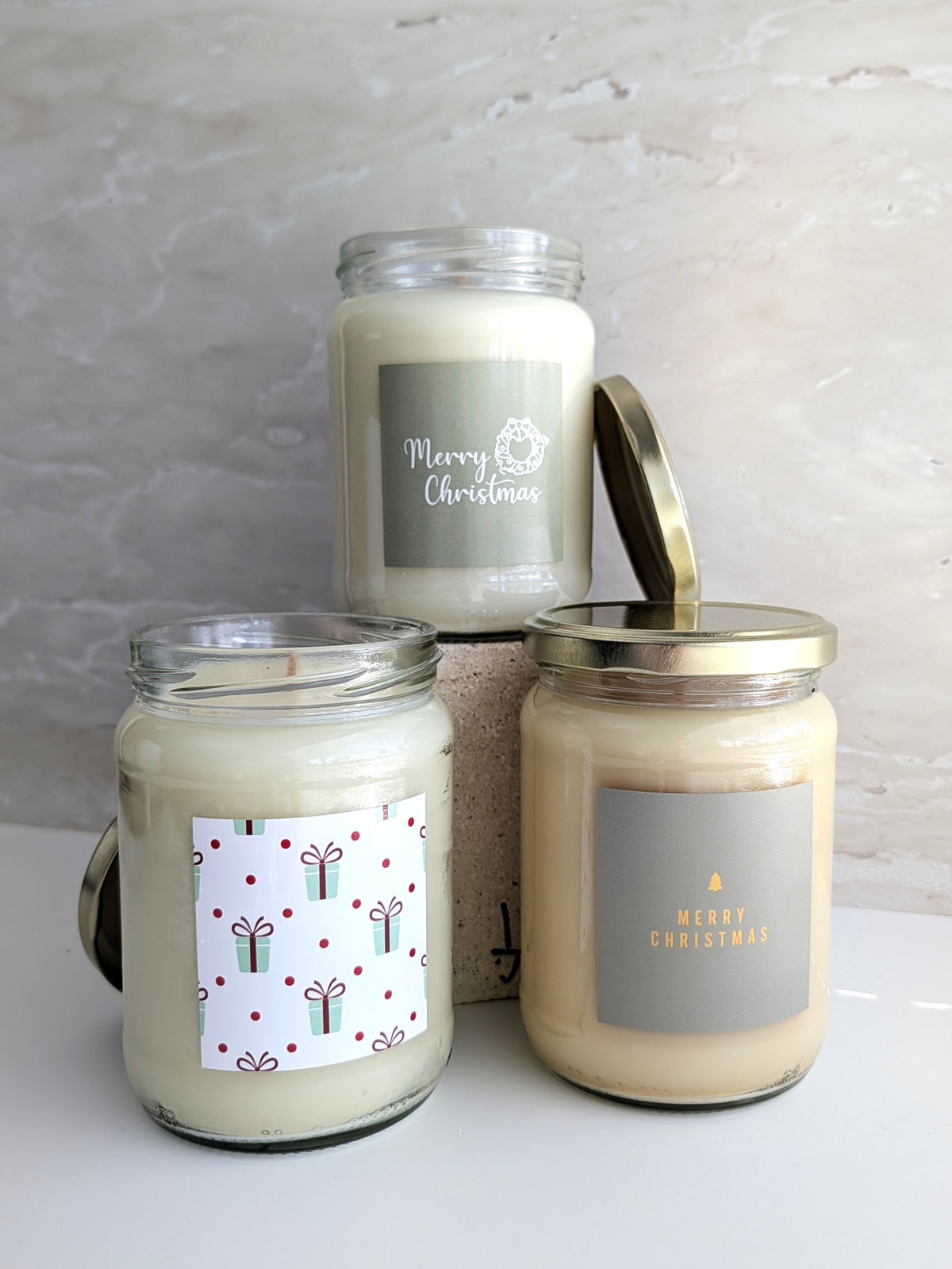 Merry Christmas Signature Candle 700g